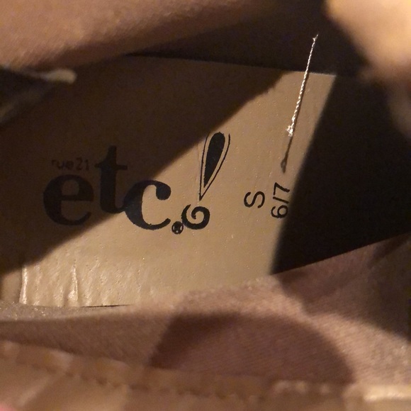 Etc Booties - Size 6/7 - $15 - Picture 7 of 7